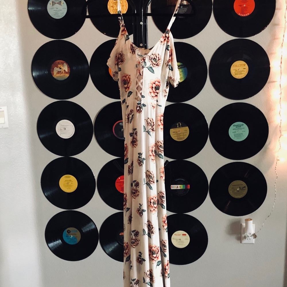FOREVER 21 MAXI FLORAL DRESS